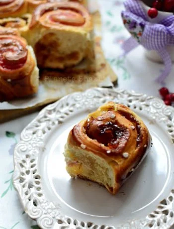 zawijane bułeczki drożdżowe